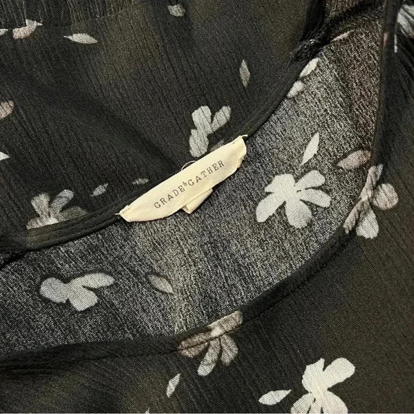 Grade&Gather | Cropped Floral Babydoll Peplum Blouse - Picture 7 of 9